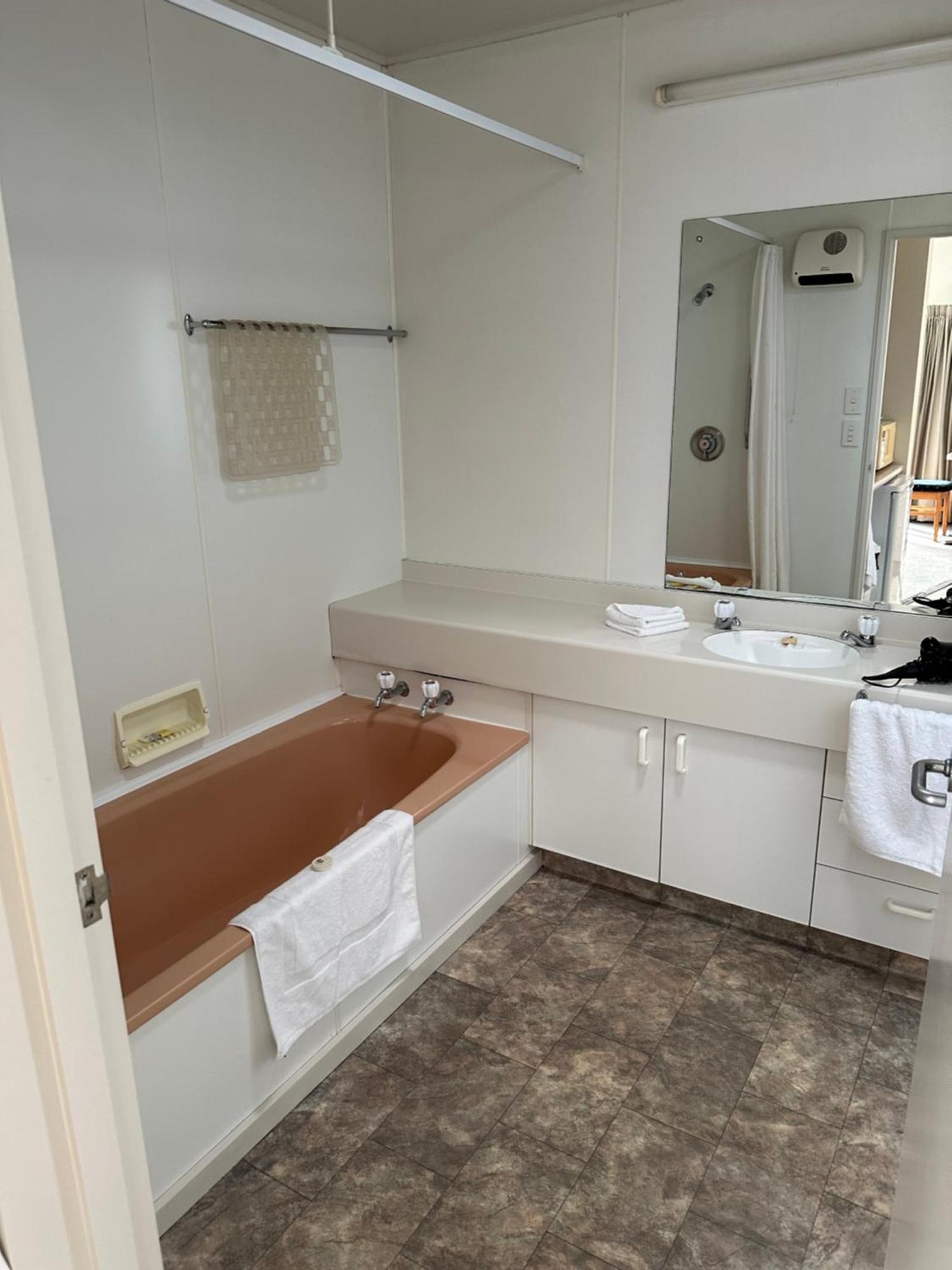 Helensborough Motor Inn Балклута Экстерьер фото