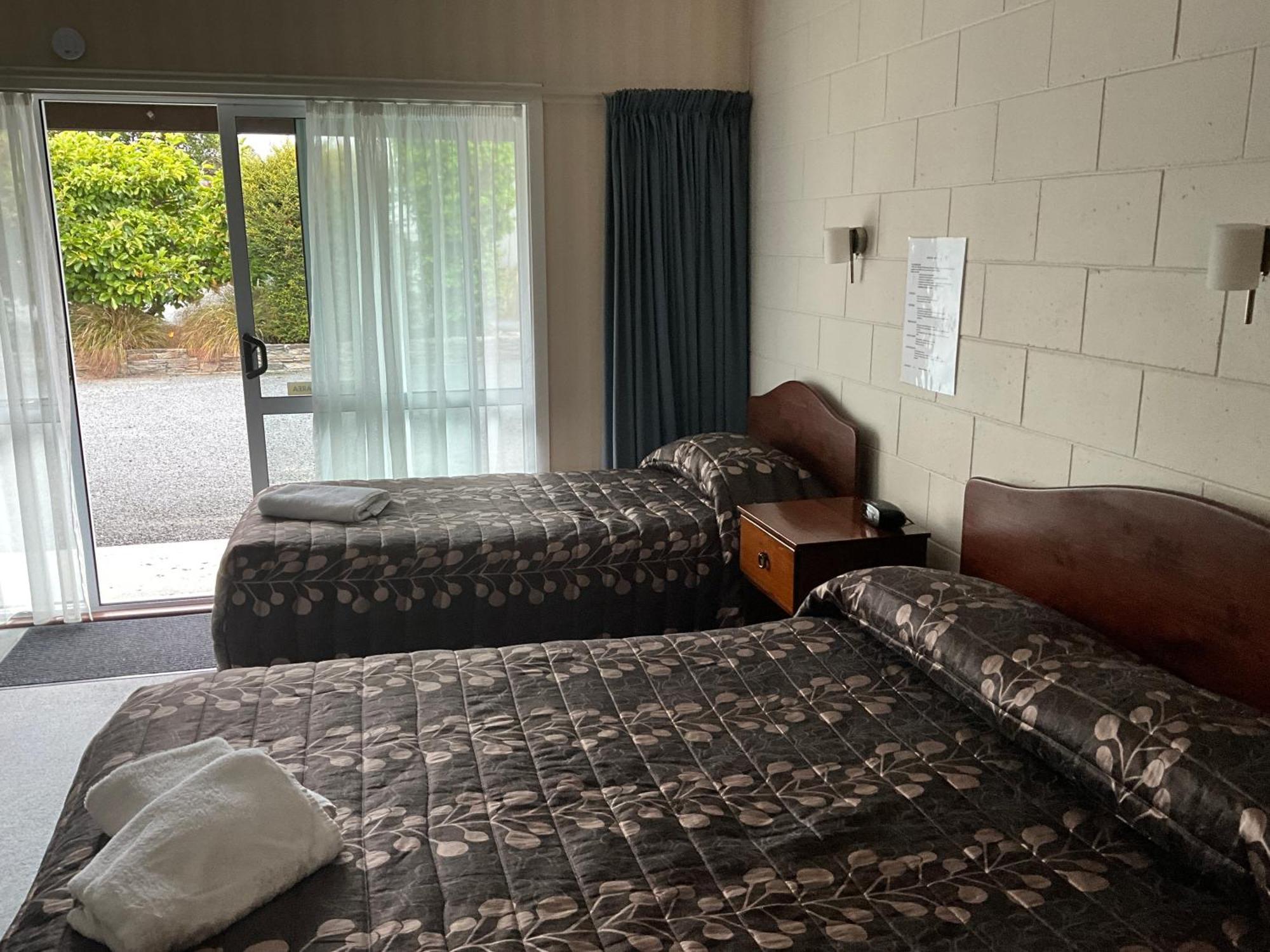 Helensborough Motor Inn Балклута Экстерьер фото