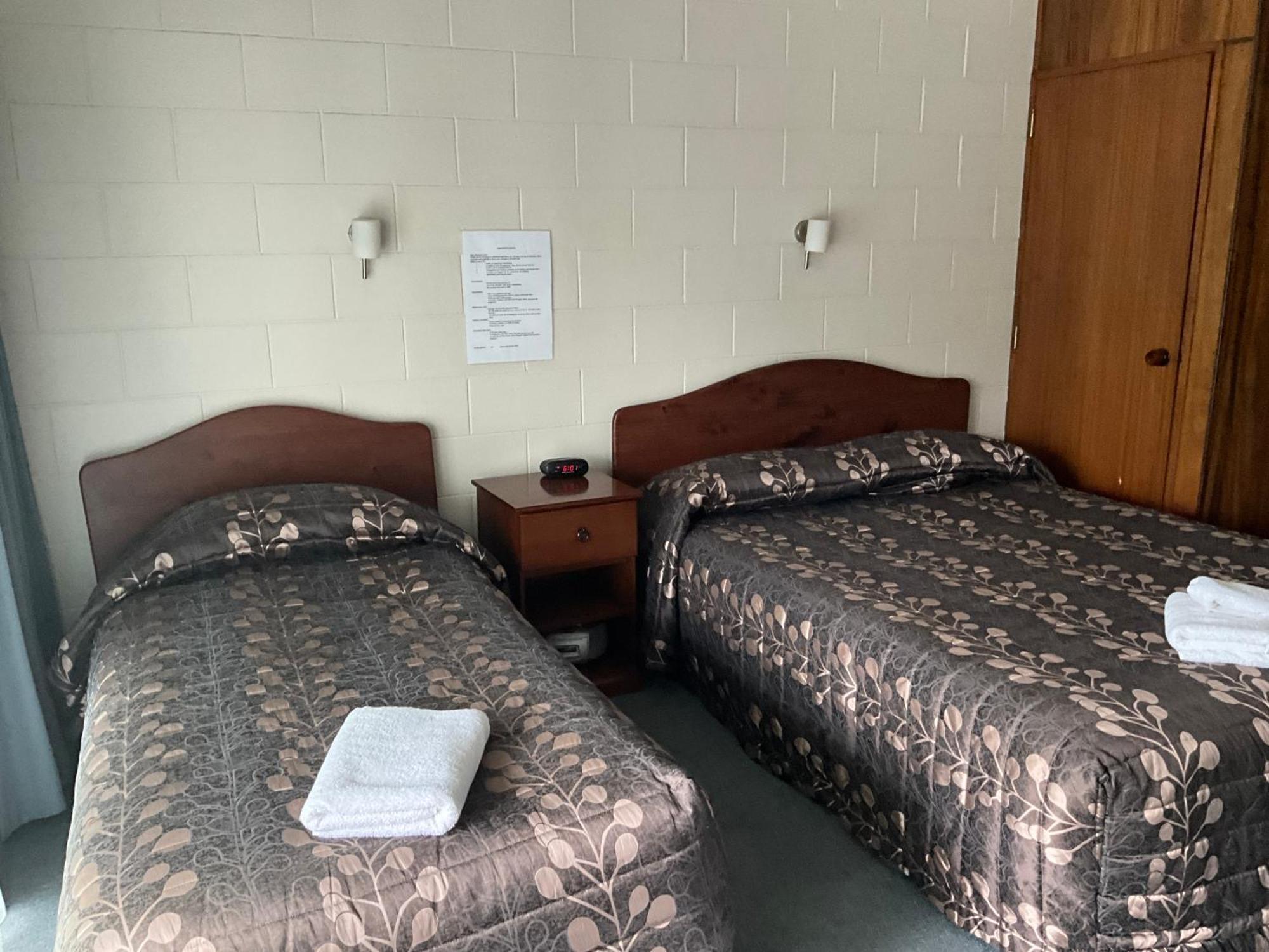 Helensborough Motor Inn Балклута Экстерьер фото